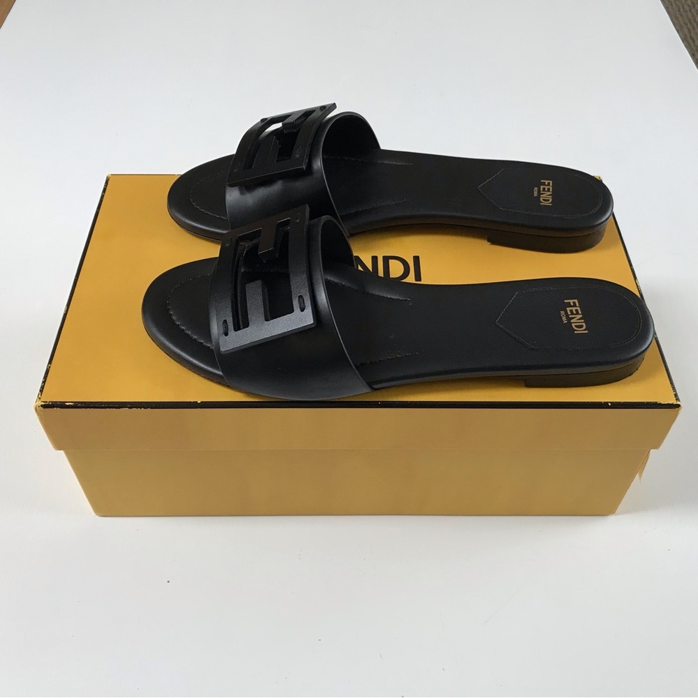 FENDI SLIDES - Picture 2 of 6